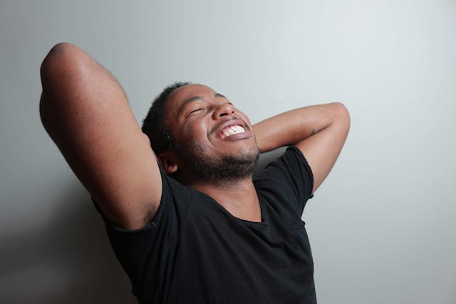 lighten dark armpits
